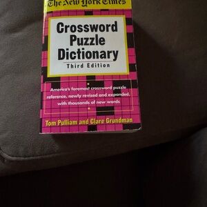The New York Times Crossword Puzzle Dictionary - Pink Edition